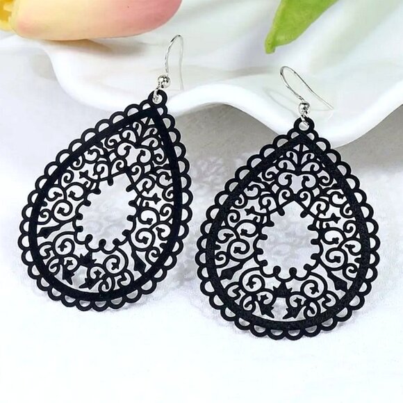Ophelia Filigree Teardrop Water Drop Dangle Earrings Jet Set Black Gift Packaged - Picture 3 of 8
